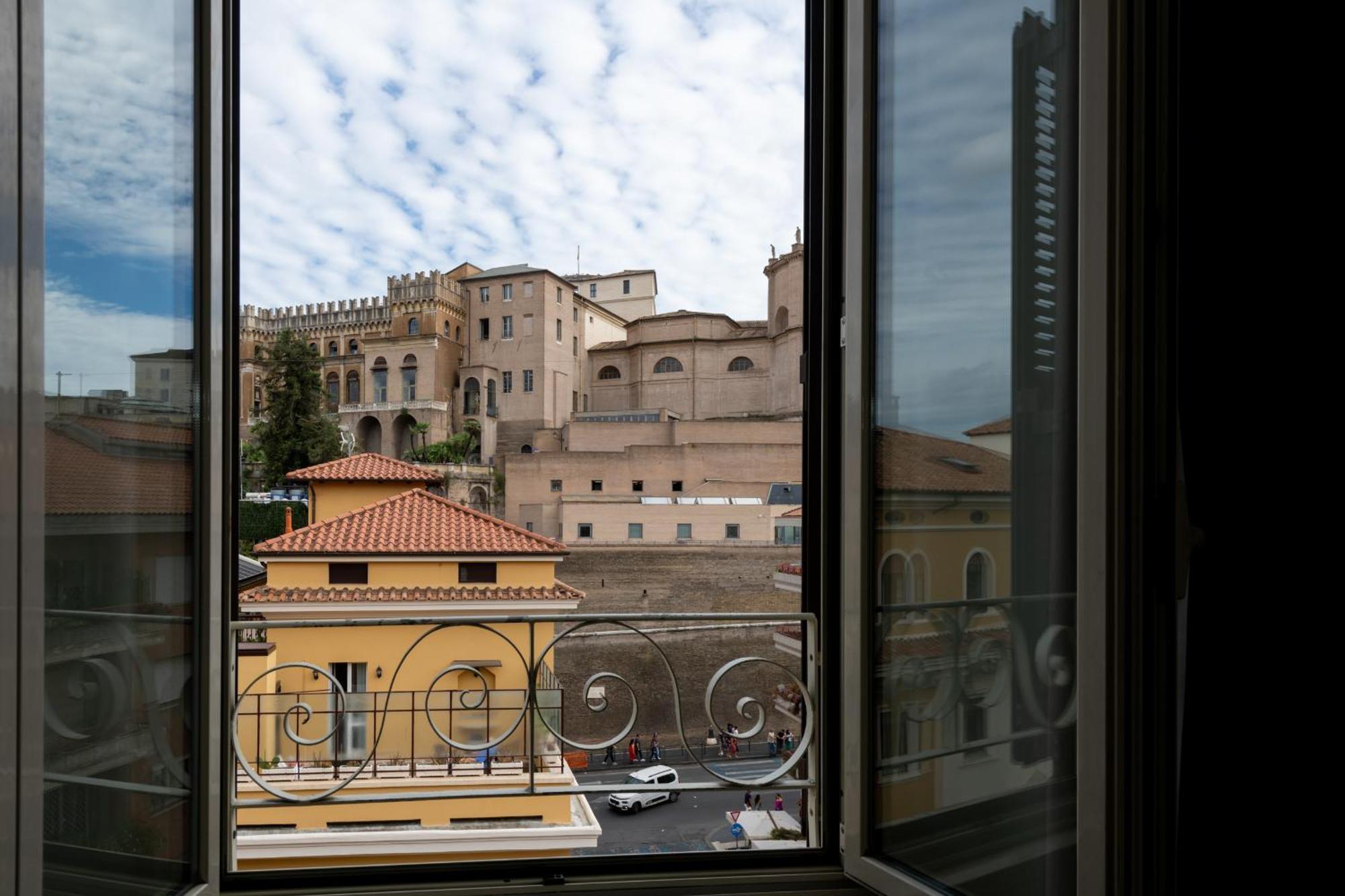 Sistine Chapel View Rooms Check-In From 3 Pm To 10 Pm Екстериор снимка